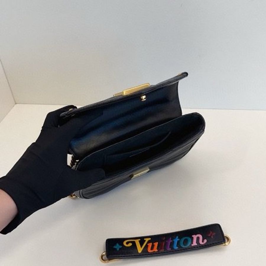 路易威登/Louis Vuitton New Wave 黑金屁桃小號 鏈條包-9