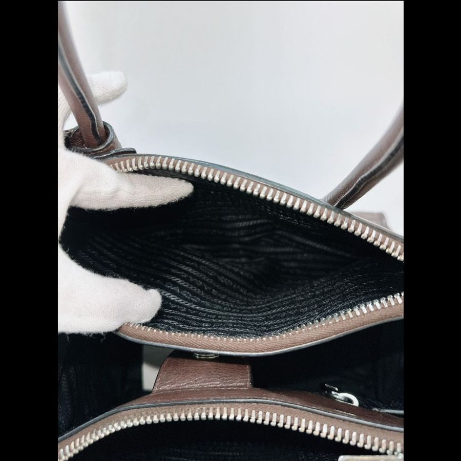 莉亞精品♡PRADA 咖色皮革兩用包 二手美包-16