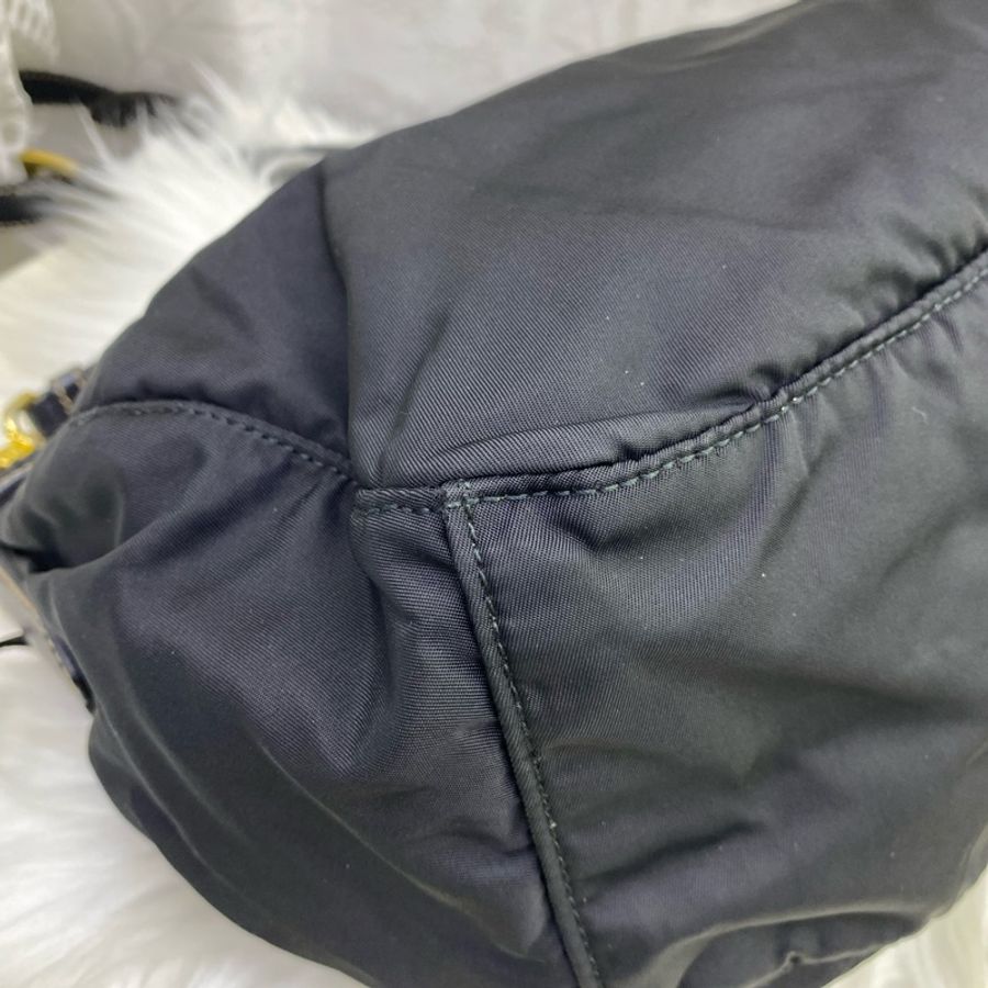 prada bag-12