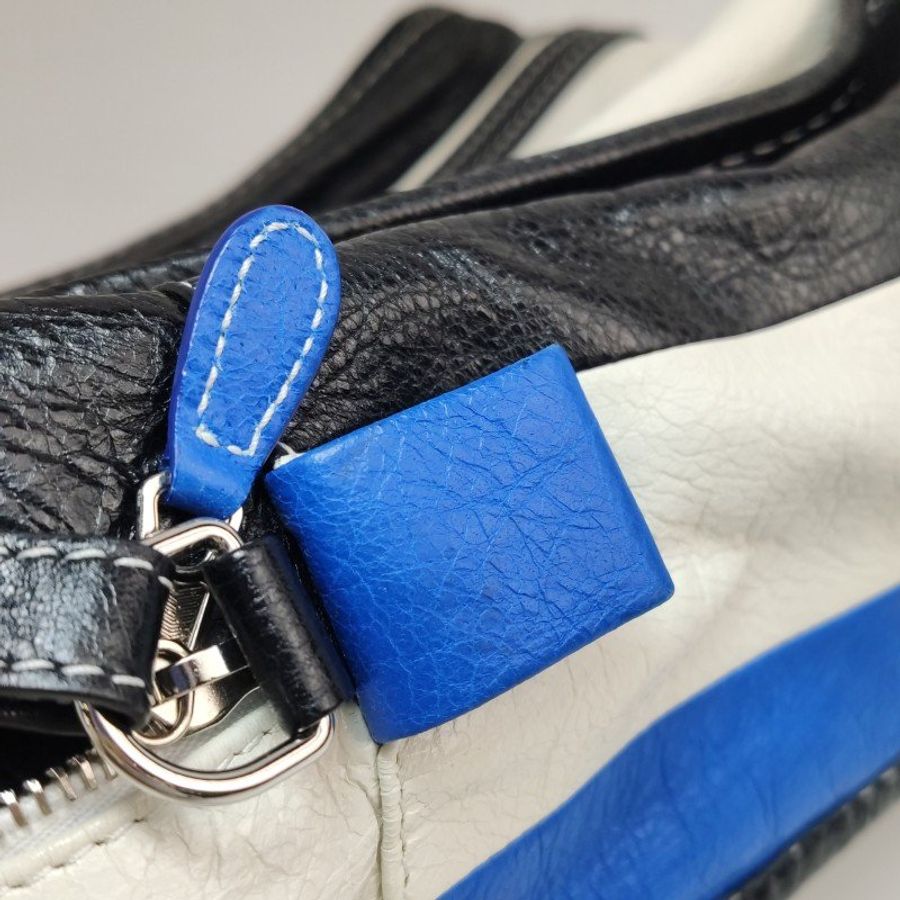 Balenciaga Bazar油蠟皮拼色logo小微標斜挎包-16