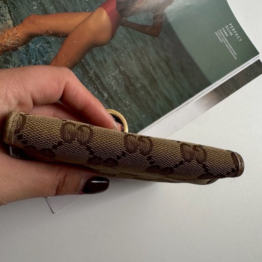 🎉絕版款 GUCCI 經典老花金色半月造型對開短夾-13