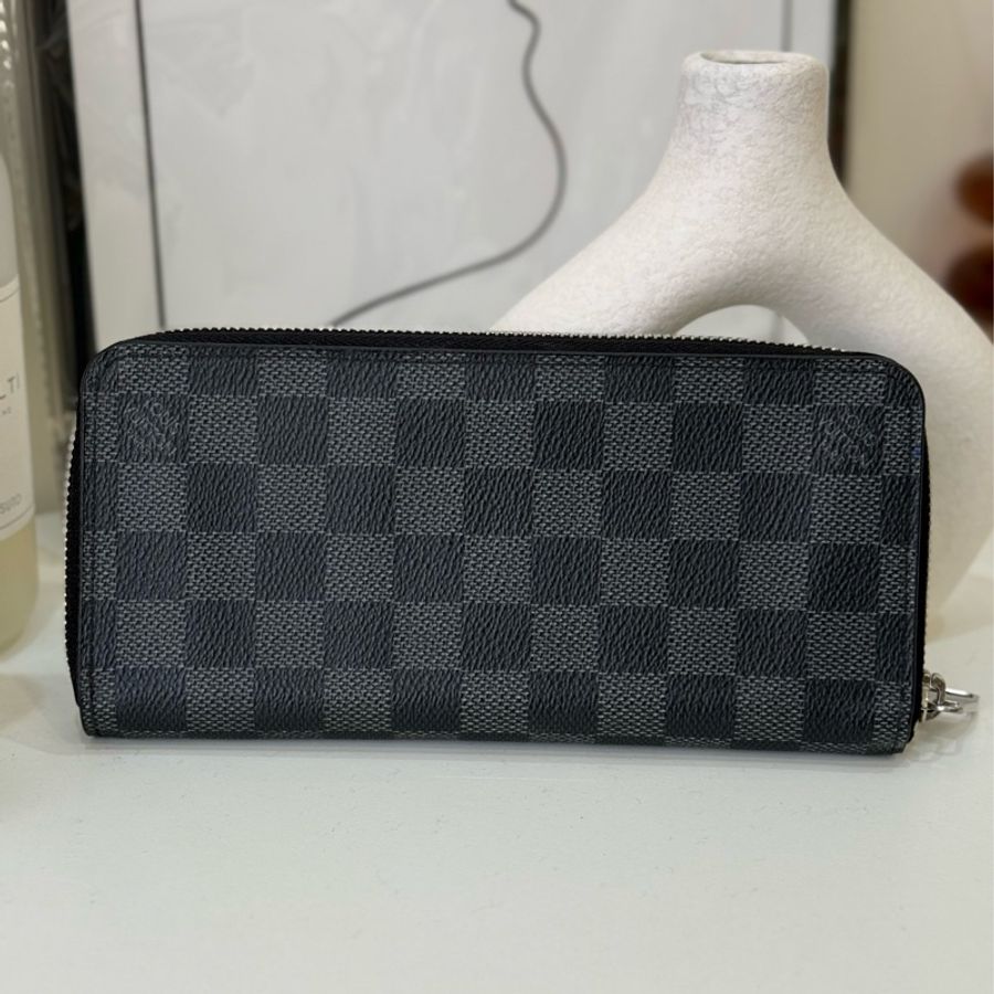 （稀有釋出）LV Zippy 黑灰格直立拉鍊長夾 🟦內裏限量藍色-1