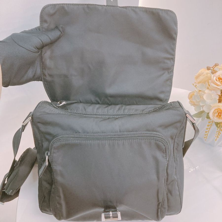 MS0553 Prada 普拉達 復刻版 降落傘布 尼龍布 跣水 郵差包 小掛件 黑色 銀扣 Re-Nylon Padded Bag Small Black x PHW-11