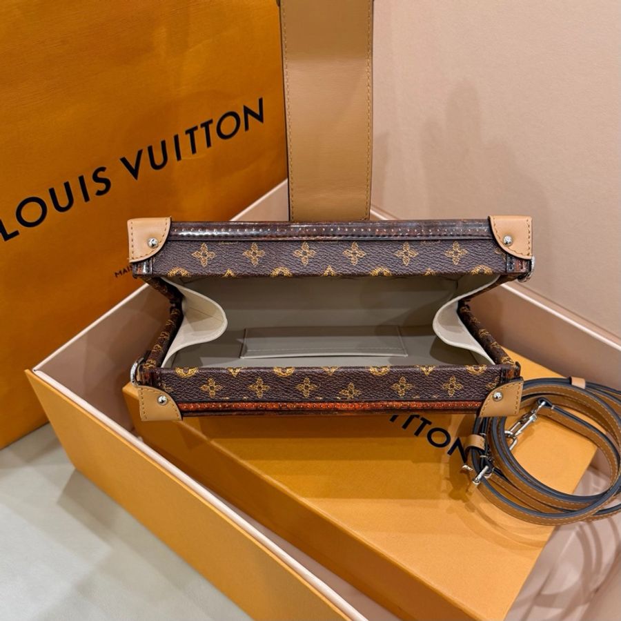 LV 限量秀款 盒子包 尺寸約20*12.5*5cm-5