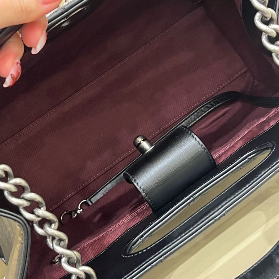 Chanel 黑銀油蠟皮孟買手柄單肩包 23開有卡 尺寸約31*21cm-20