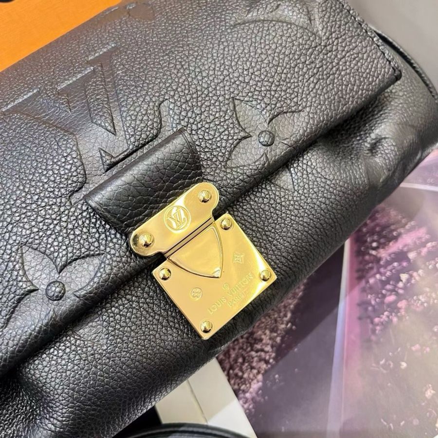 LV 黑金全皮favorite 摯愛雲朵包-2