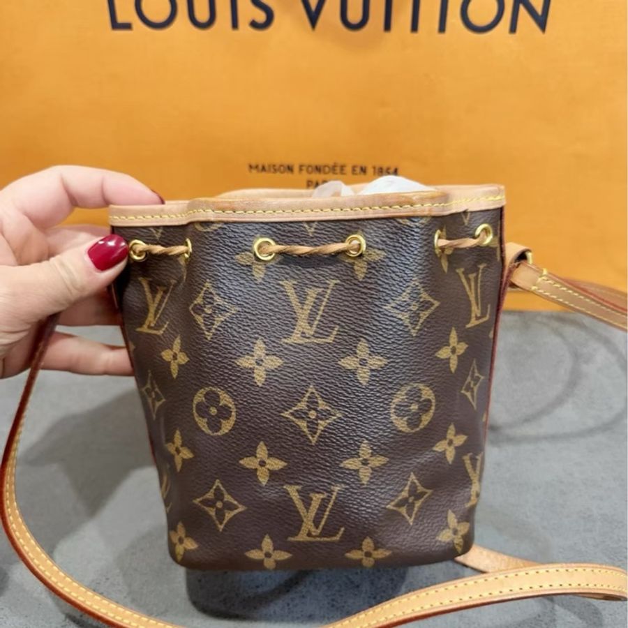 【97新 ✨ 全網最低價！】LV Noe Nano mini小水桶 怎麼搭都好看-9