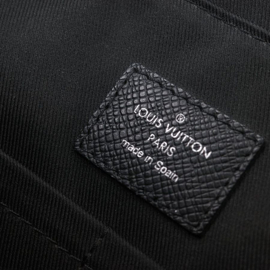 Louis Vuitton 路易威登 Taigarama 黑色 牛皮 帆布 翻蓋信差包 斜背包-13