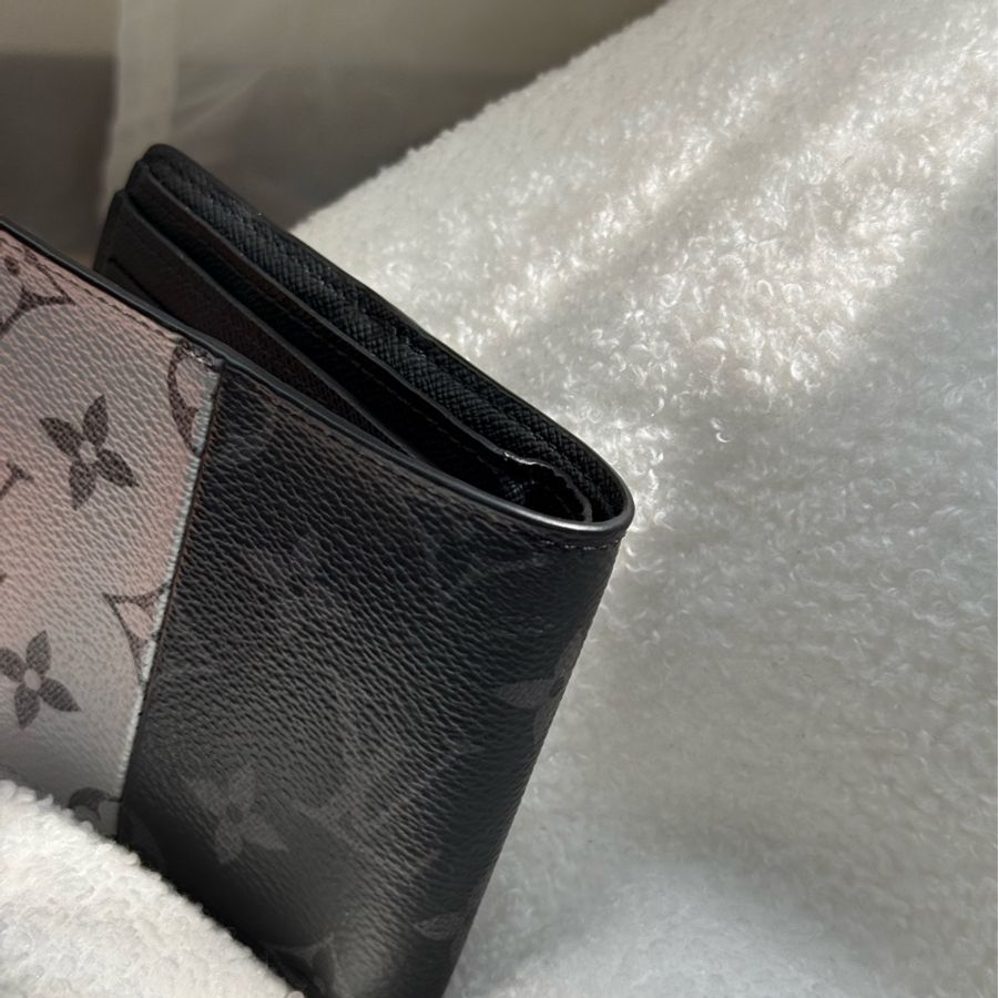 LV 18SS 走秀限量款 黑银拼接短夾-8
