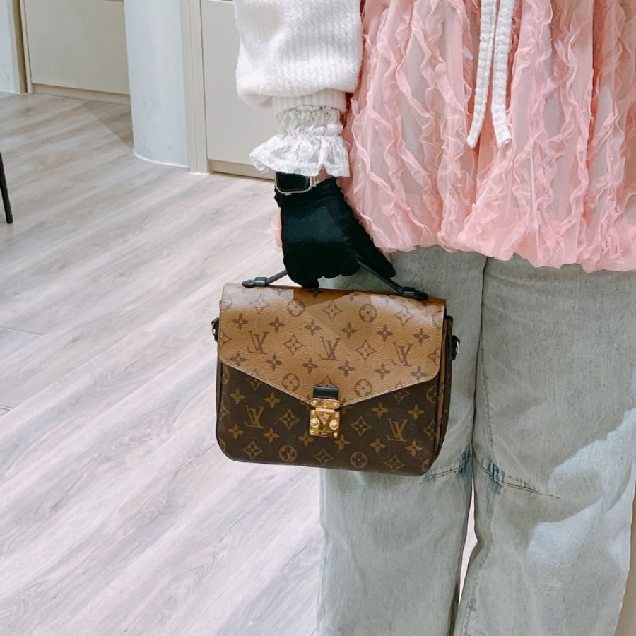 TK1947 路易威登 手提包 單肩  Vuitton Pochette Metis Shoulder Bag Monogram Reverse-1