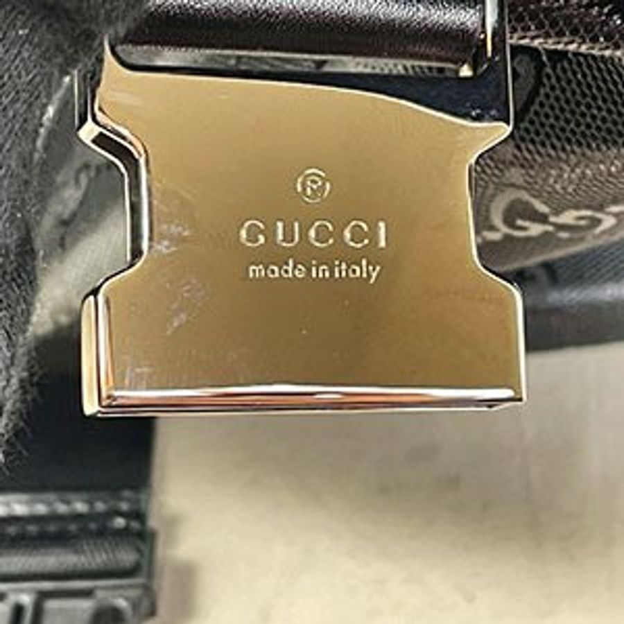*奢華大道國際精品*【G1607】GUCCI黑色雷射PVC綠紅綠微笑斜背包 269376-6