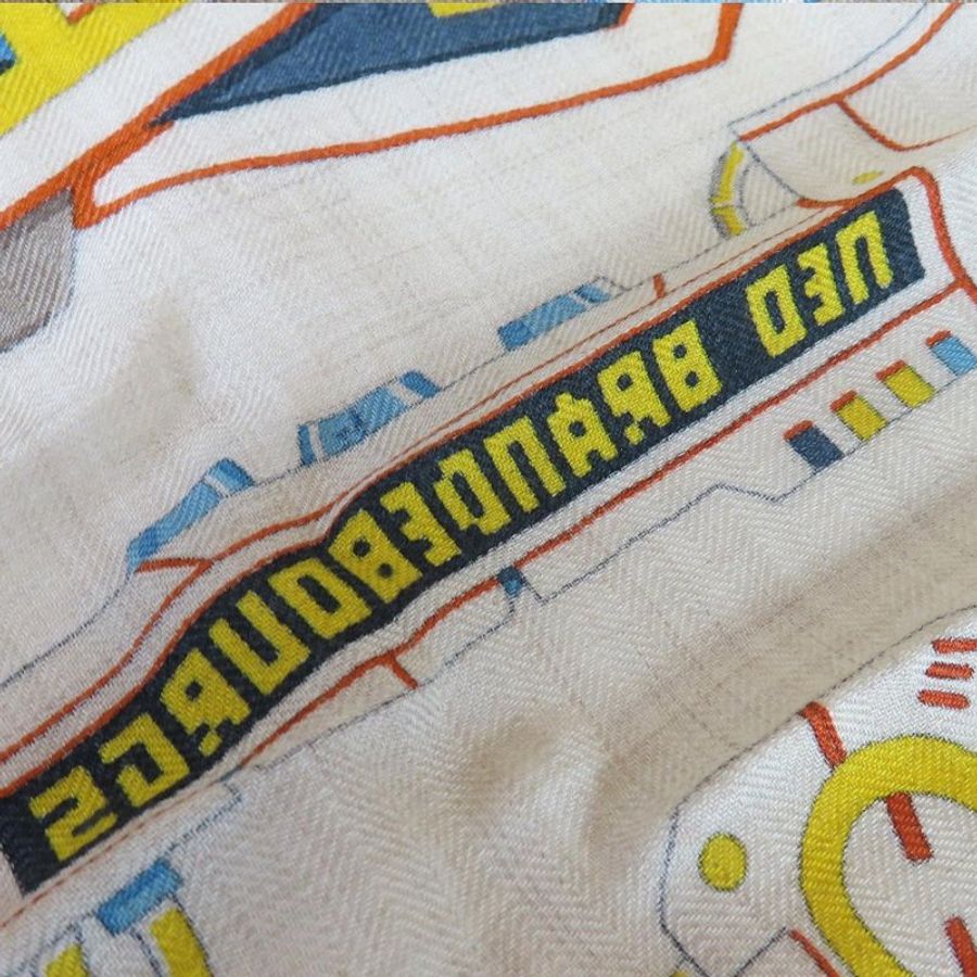 【巴黎站二手名牌專賣店】*現貨*HERMES 愛馬仕 真品*Neo Brandebourgs藍白軍服圖案絲巾105X105方巾-4