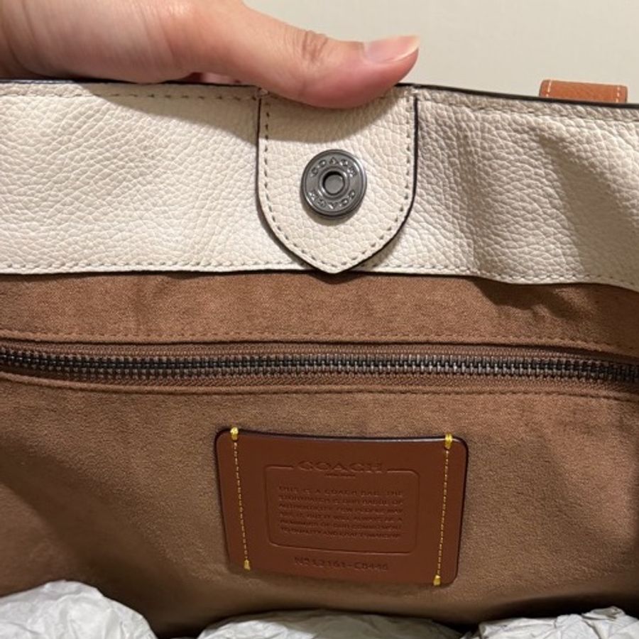 COACH 經典馬車LOGO 旅行袋-9