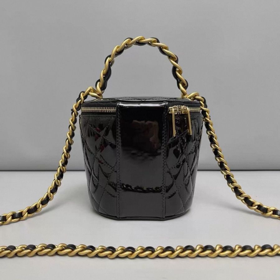 Chanel香奈兒 黑金漆皮菱格水桶包 芯片款-1