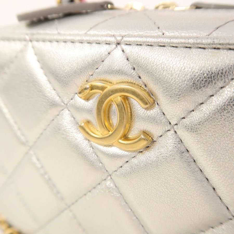 CHANEL 牛皮皮革Vanity Case金扣鏈帶手挽肩背兩用袋-9
