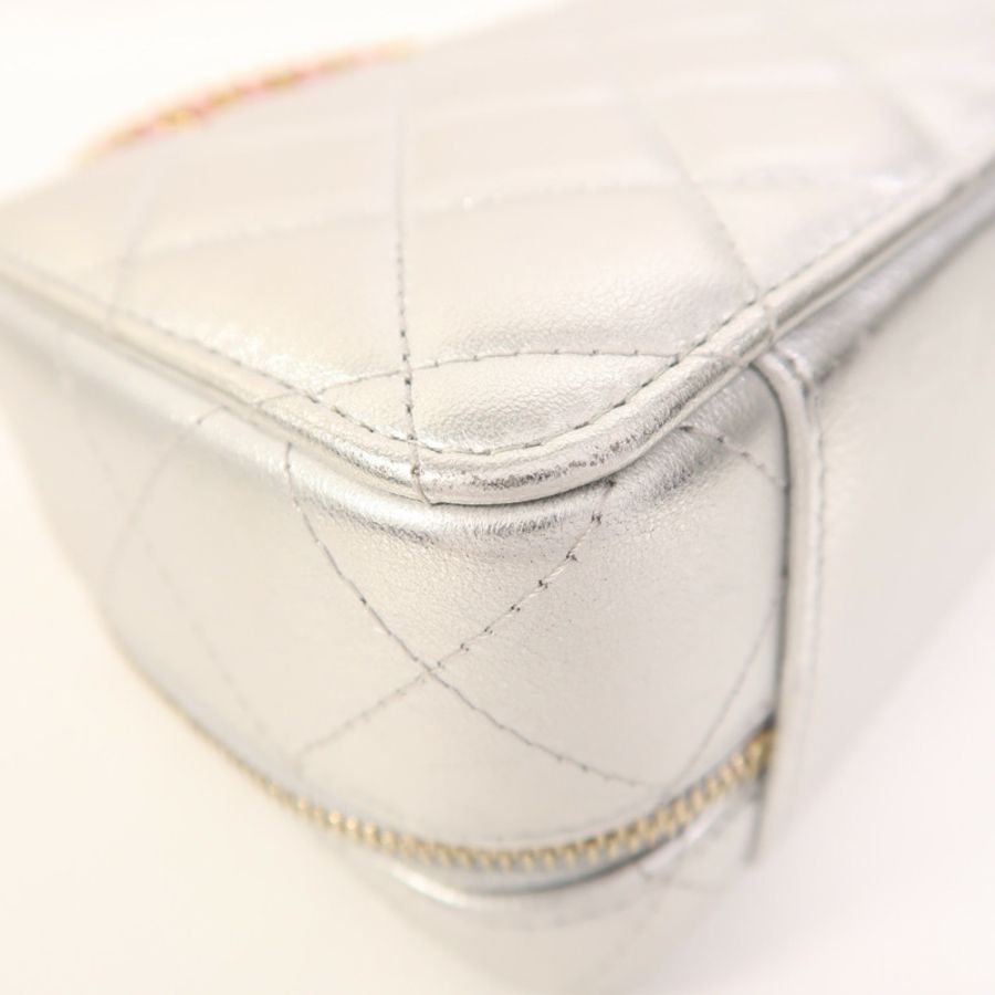 CHANEL 牛皮皮革Vanity Case金扣鏈帶手挽肩背兩用袋-13