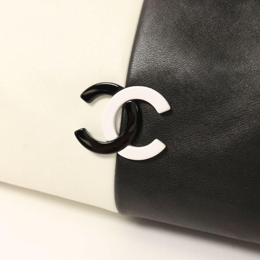 CHANEL 羊皮皮革Boston Bag銀扣鏈帶手挽袋-10