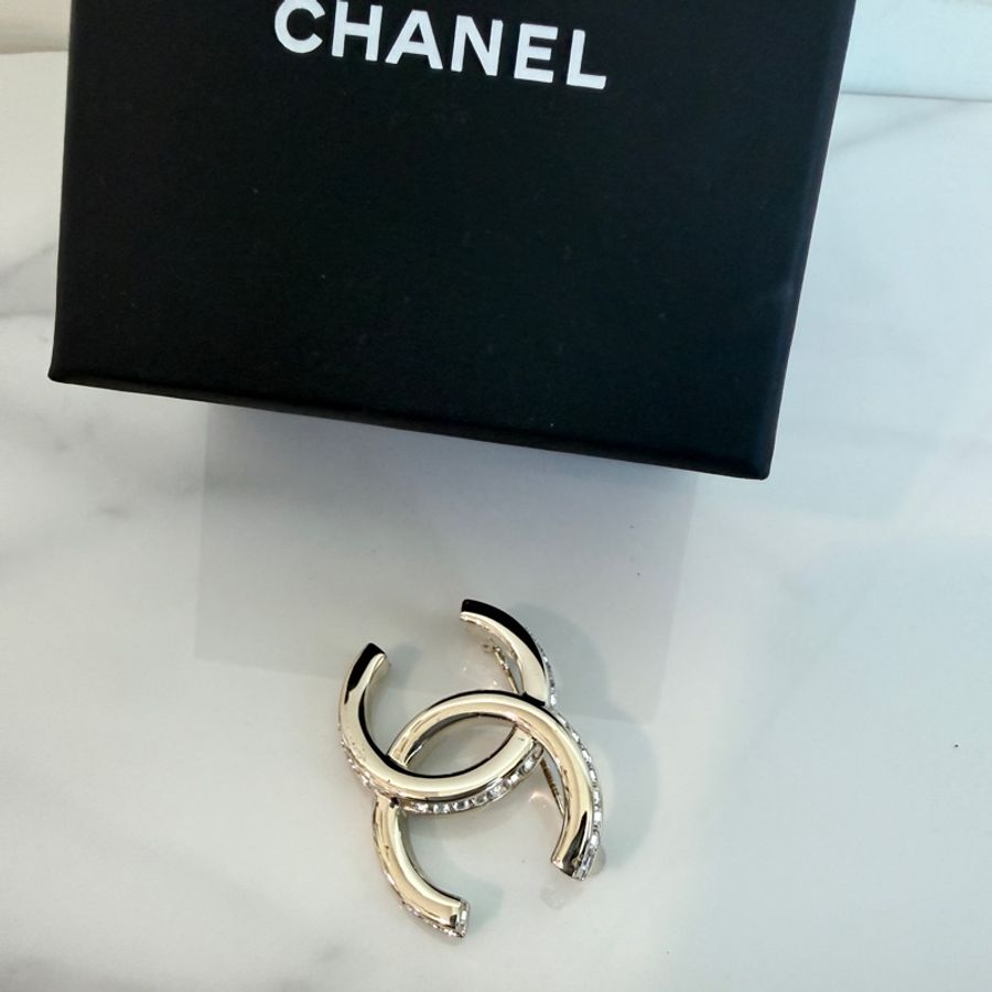 Chanel✨2023 水鑽經典胸針-0