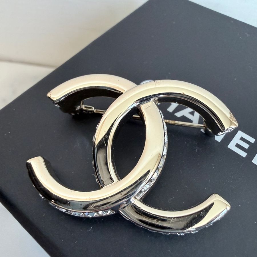 Chanel✨2023 水鑽經典胸針-2