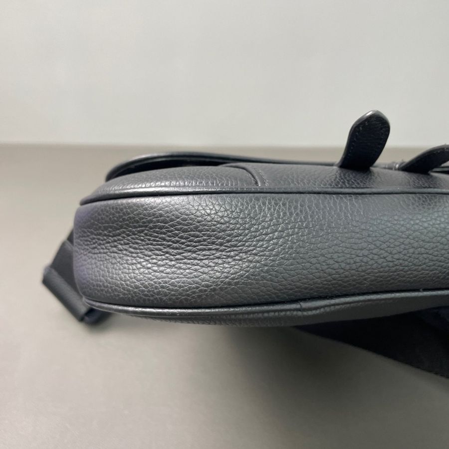 Dior Saddle系列磁性翻蓋粒面觸感牛皮黑色全皮馬鞍斜背包胸包25*16*4.5 98新配件塵袋-7