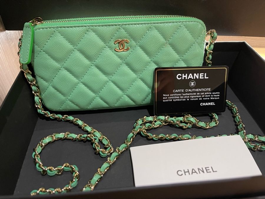Chanel相機包 牛皮woc 放的下手機-7