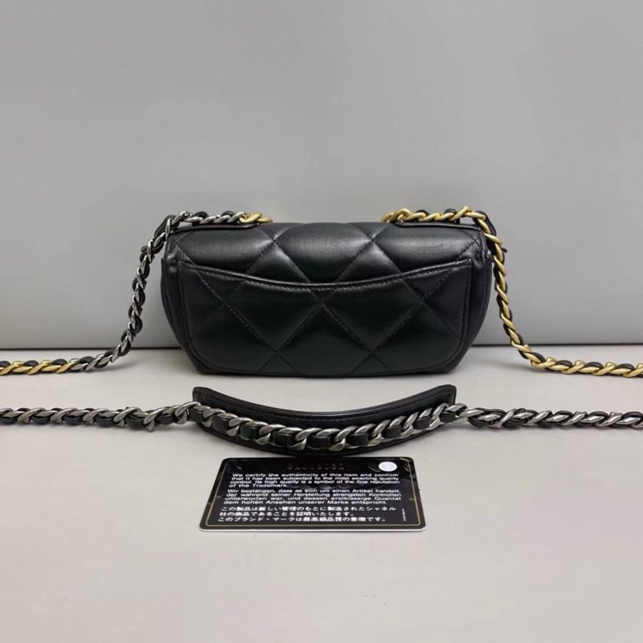 Chanel香奈兒 19BagWOC 黑金全皮眼鏡包-1