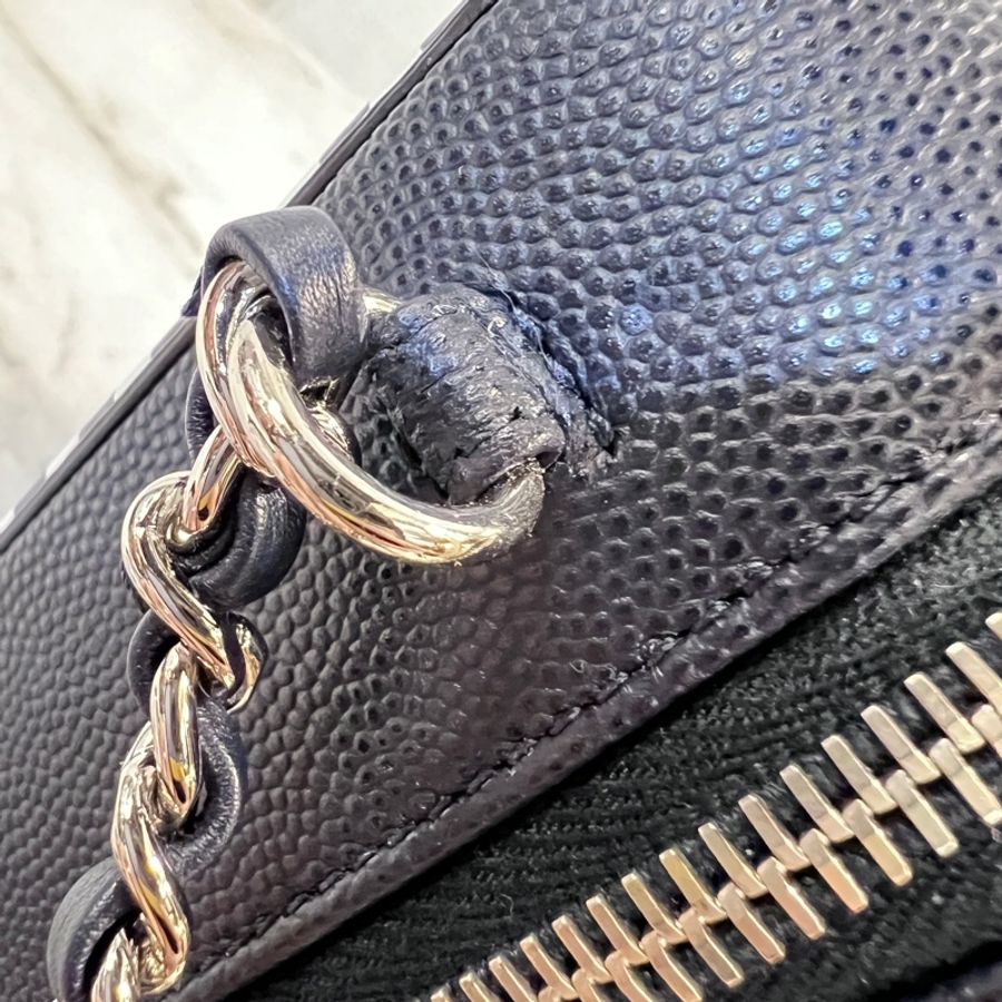 Chanel 深藍荔枝牛皮拼深藍白條紋牛皮銀釦vanityCaseㄇ拉手提斜背包-19