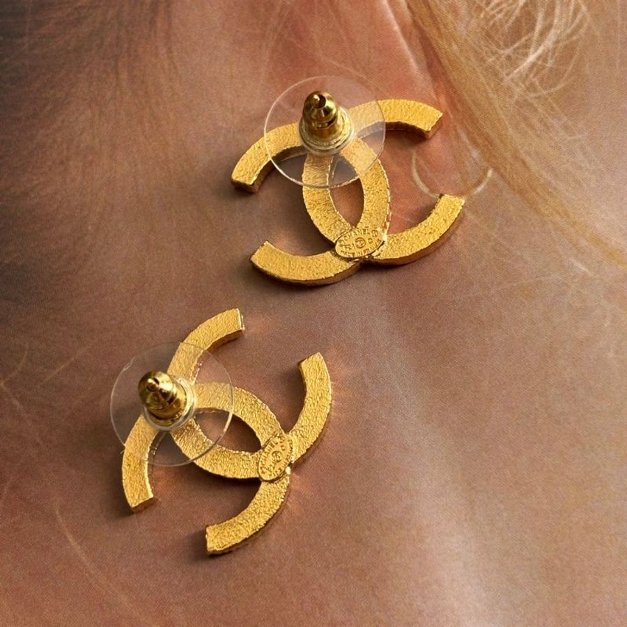 24C ::CHANEL:: ABC254黑/熔岩金雙C耳環 全雙C拼色耳環/耳針 熔岩金拼黑-5