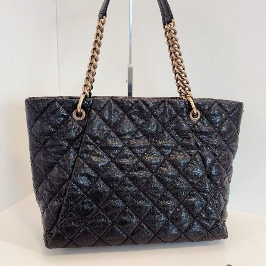 香奈兒/Chanel 黑金荔枝油蠟牛皮 外縫線單肩Tote 經典雙C吊墜 鏈條肩背包-1