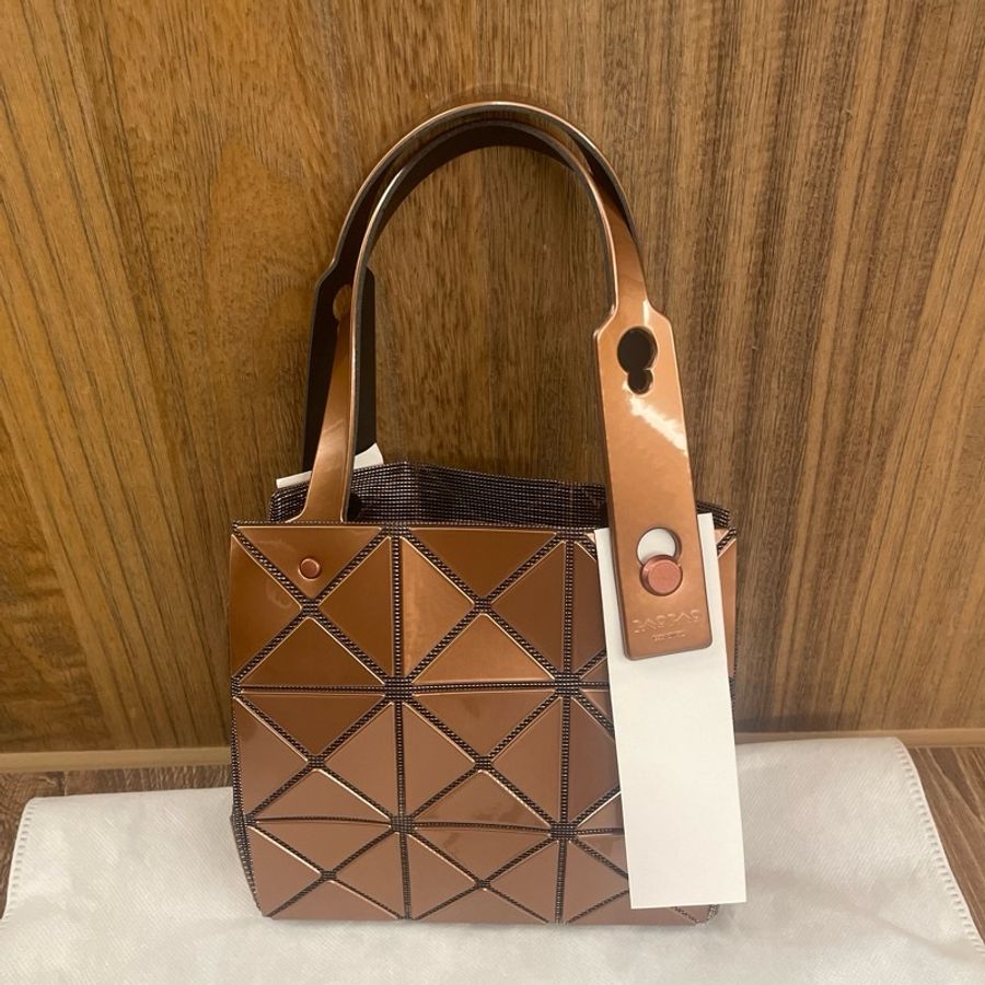 Issey Miyake Bao Bao Carat 3x3 手提包 亮銅-1