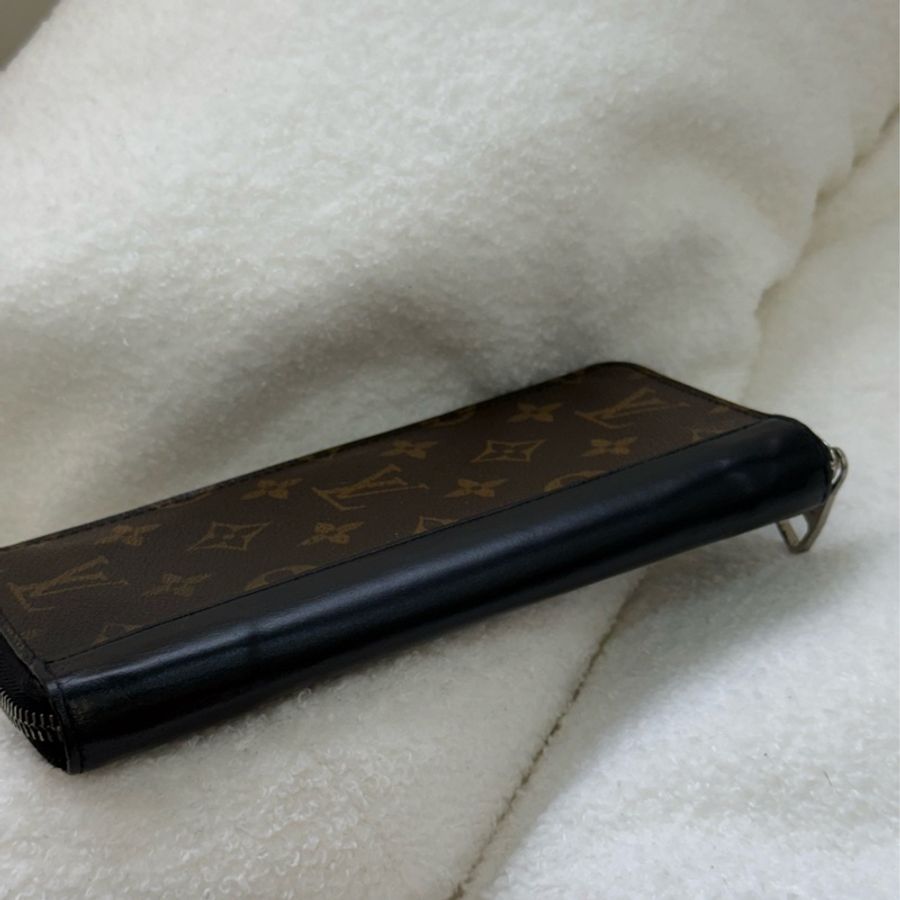 LV Monogram 黑邊旅行拉鍊長夾-5
