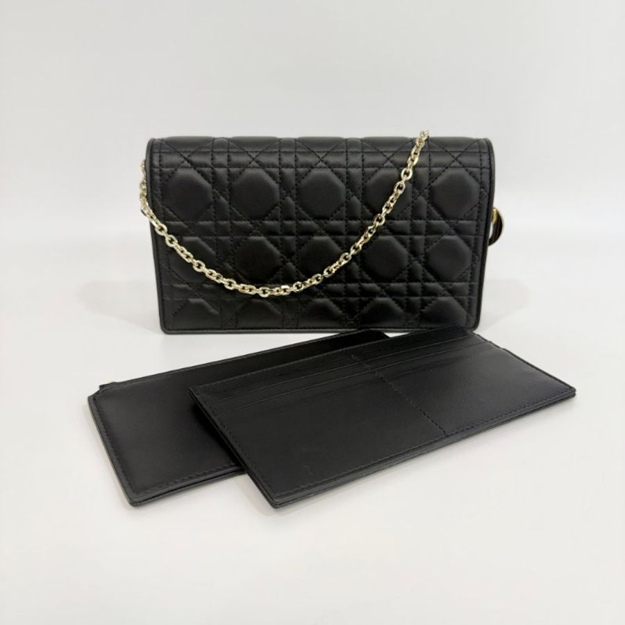 ♱ DIOR - 黑色金釦羊皮藤格紋Lady Dior Pouch斜背包-3