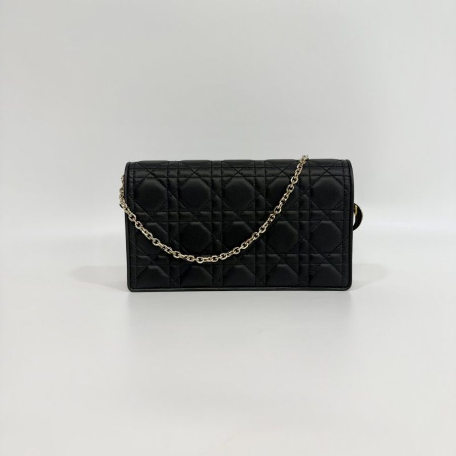 ♱ DIOR - 黑色金釦羊皮藤格紋Lady Dior Pouch斜背包-4