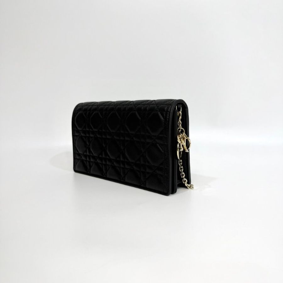 ♱ DIOR - 黑色金釦羊皮藤格紋Lady Dior Pouch斜背包-7