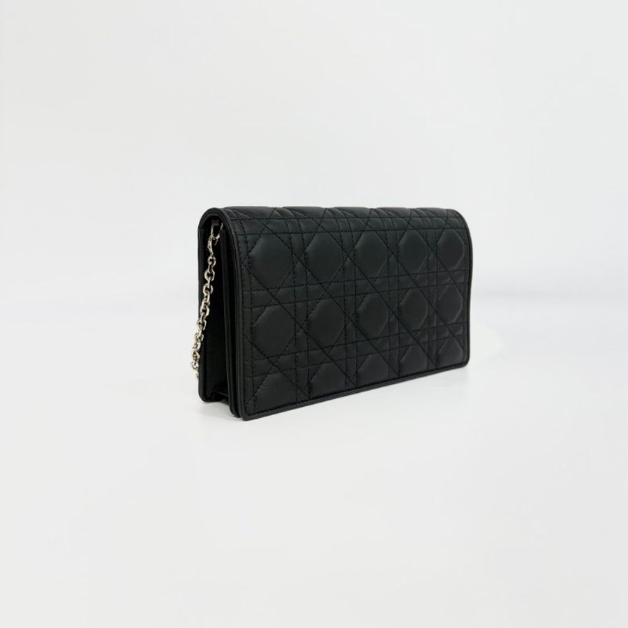 ♱ DIOR - 黑色金釦羊皮藤格紋Lady Dior Pouch斜背包-8