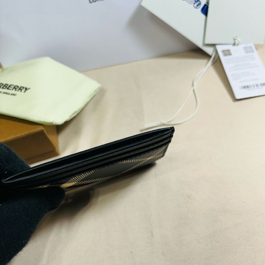 🎁送禮首選 全新盒裝 2025新款 Burberry 巴寶莉 黑白格紋5卡名片夾/卡夾 (原價8400)-6