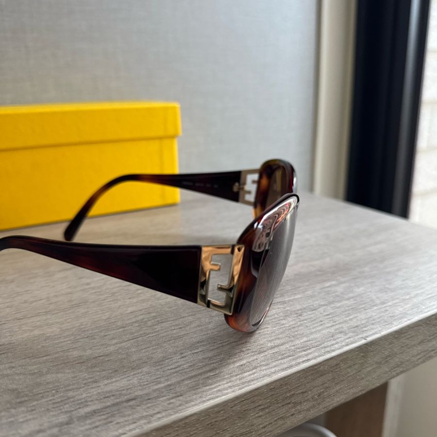 FENDI 墨鏡-10