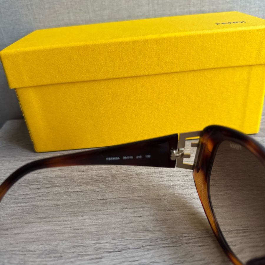 FENDI 墨鏡-11