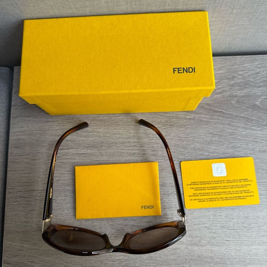 FENDI 墨鏡-13