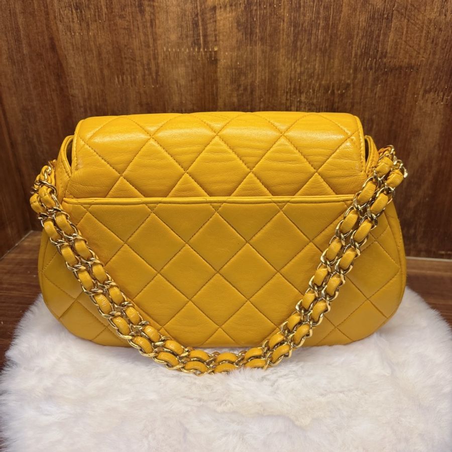 Chanel 黃色菱格紋鏈條包-1