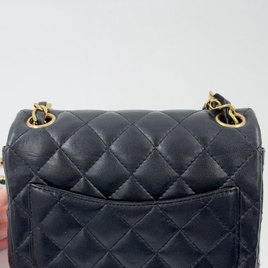 CHANEL黑色羊皮金鍊菱格方胖A35200-13