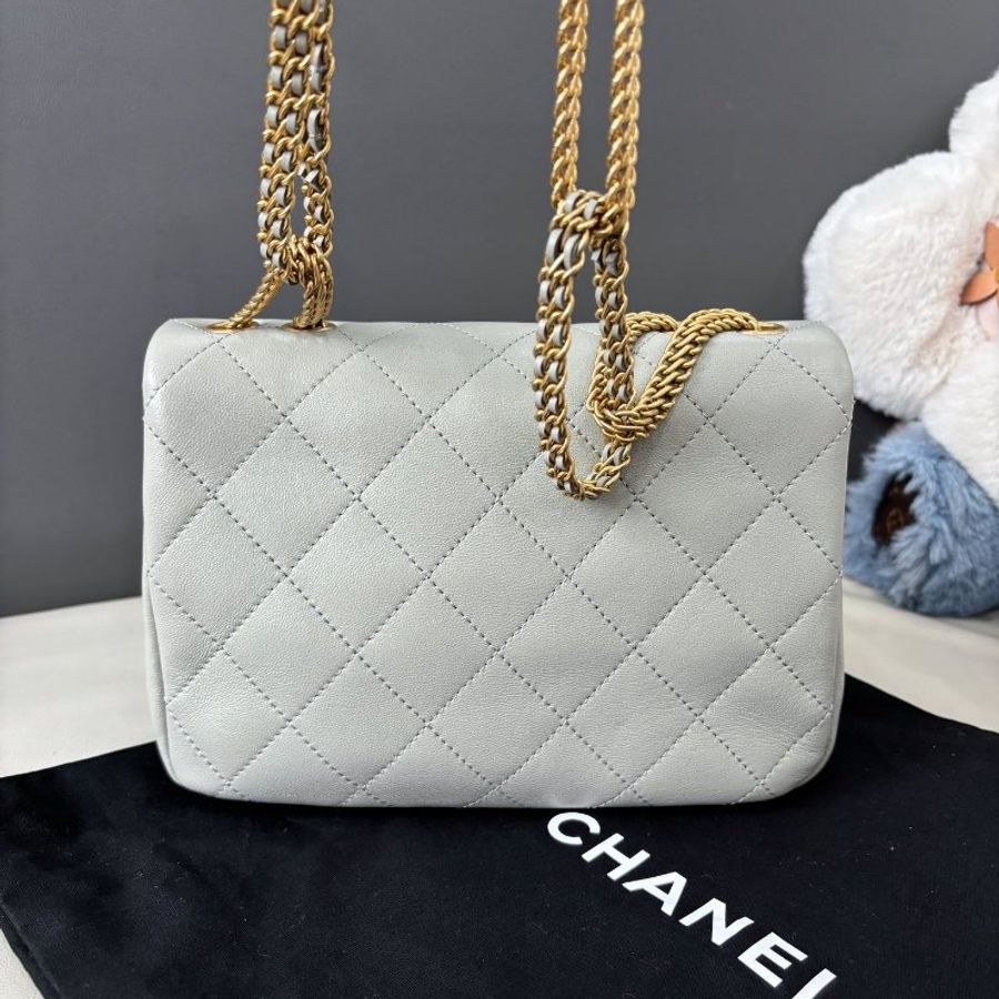近新品 香奈兒/Chanel 淺灰色瀑佈鏈條肩背包 芯片款-1