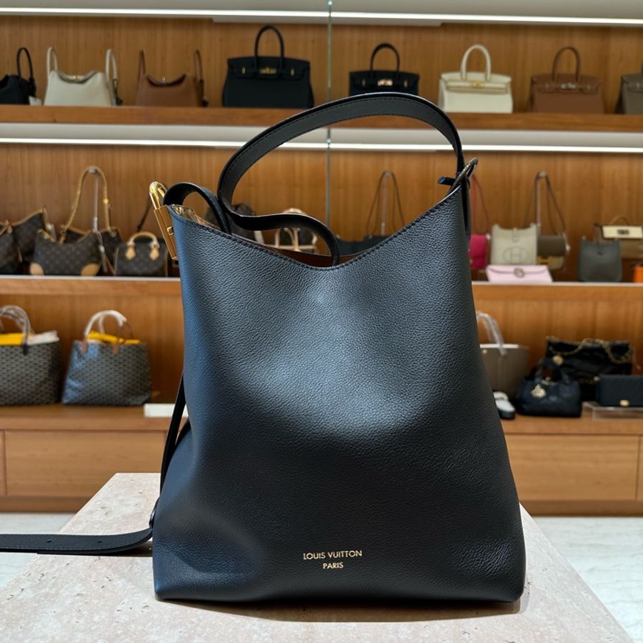 路易威登 lv Low Key Hobo PM鎖頭肩背包 黑色單肩包-6