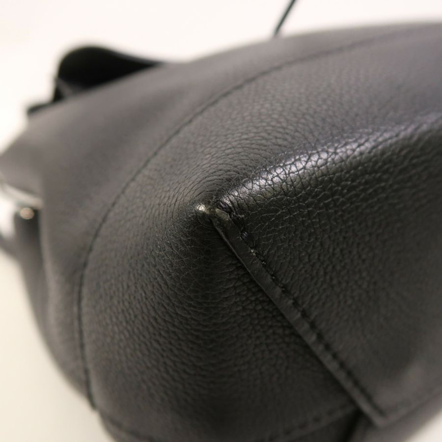 LOUIS VUITTON 牛皮皮革Lock Me Backpack銀扣背包-10