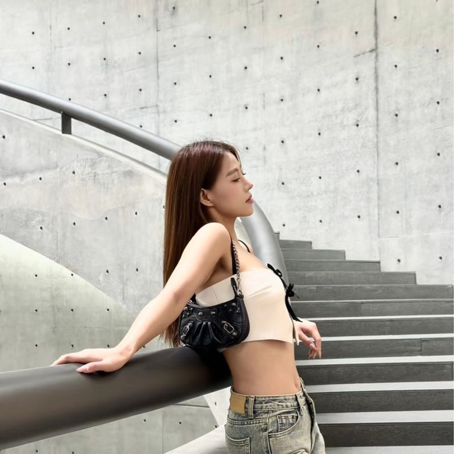 ❗️不議價BALENCIAGA Le Cagole so black雙背帶鱷魚壓紋牛皮迷你可頌包(黑色)-6