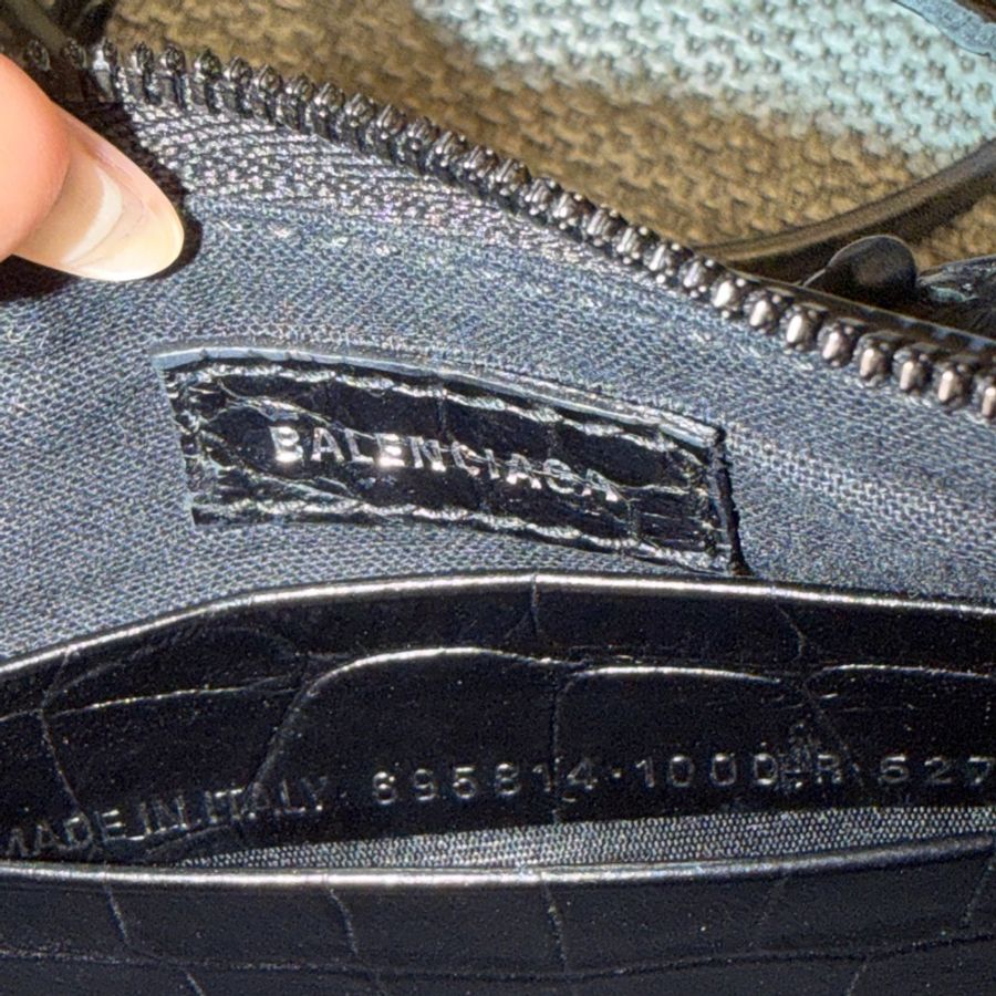 ❗️不議價BALENCIAGA Le Cagole so black雙背帶鱷魚壓紋牛皮迷你可頌包(黑色)-7