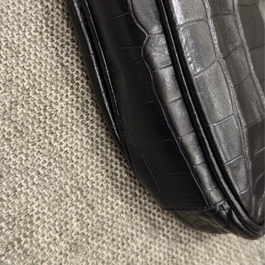 ❗️不議價BALENCIAGA Le Cagole so black雙背帶鱷魚壓紋牛皮迷你可頌包(黑色)-20