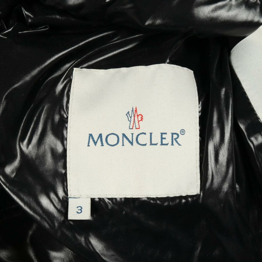 MONCLER 男士黑色尼龍聚酯羽絨外套(二手)-3