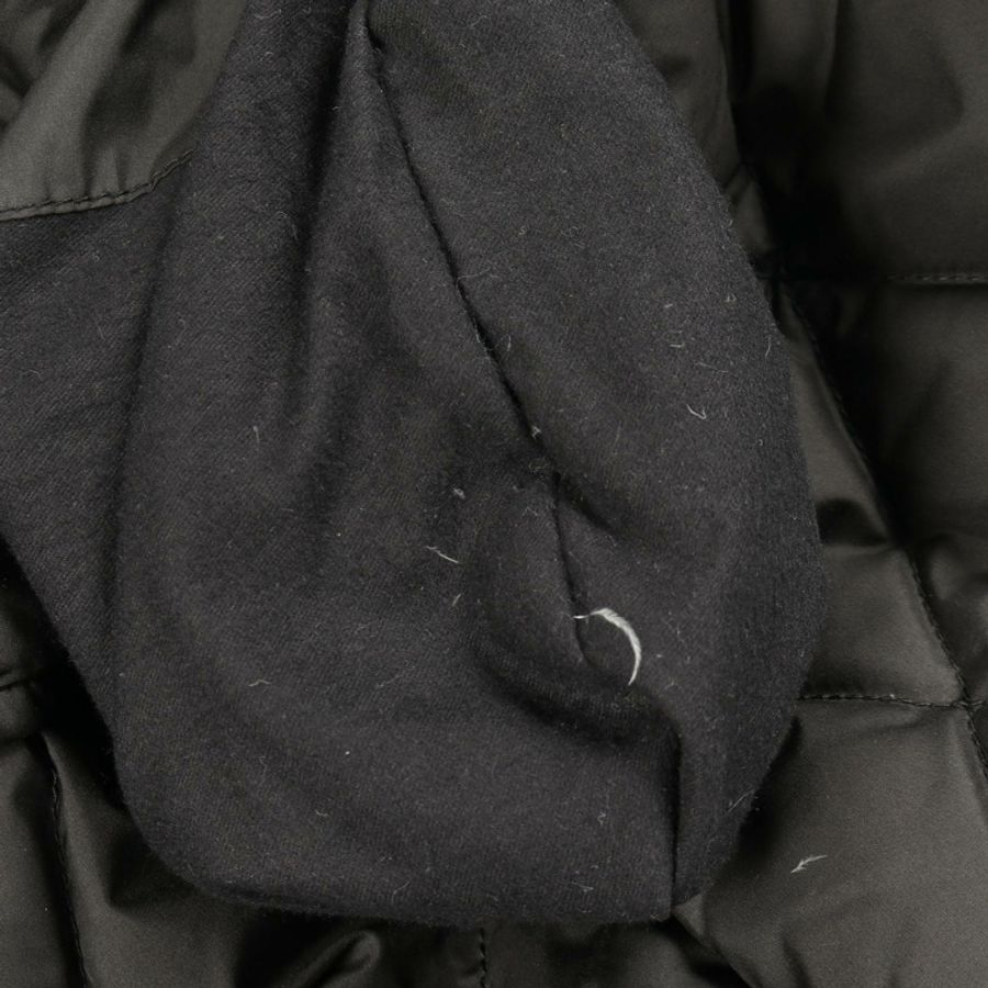 MONCLER 男士黑色尼龍聚酯羽絨外套(二手)-12