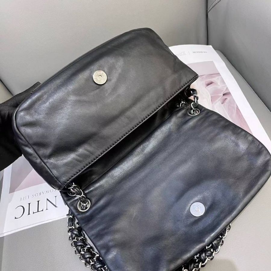 香奈兒/Chanel 滾邊南瓜腋下機場包-10
